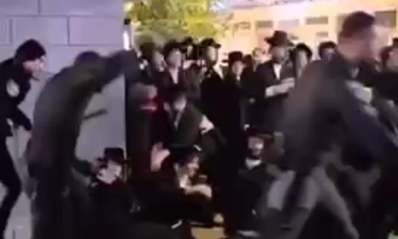 עמית סגל מגבה את השוטרים בבית שמש: "כבר היה מפכ"ל חנפן"