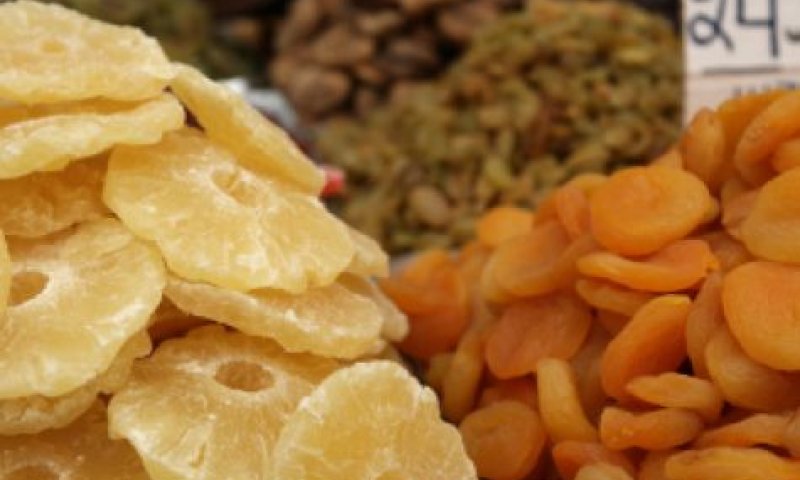 ג'ובראן: אסור לבית היהודי לחלק פירות ט"ו בשבט