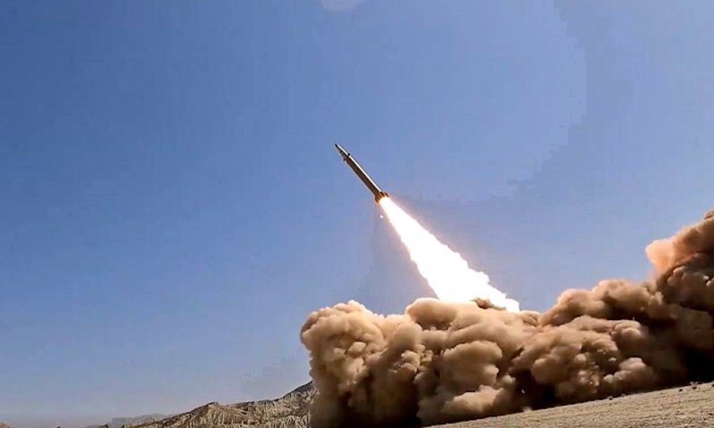 במקביל לאיים על ישראל: איראן חושפת טיל חדש ומסוכן