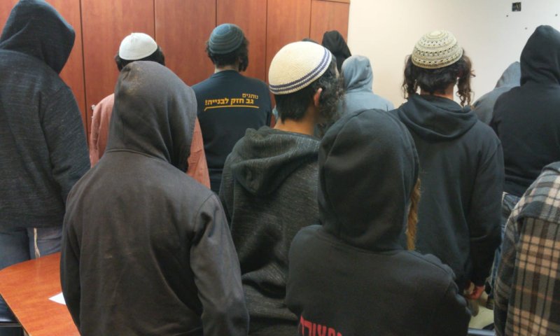 מחאה בציר 60: נערות עוכבו בצומת תפוח, 20 נעצרו