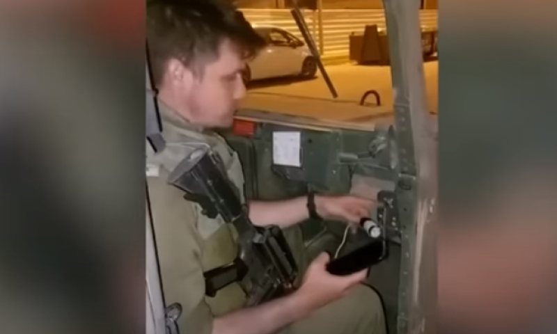 איך מטעינים טלפון בעזה? הפטנט שמיוצר בבית כנסת