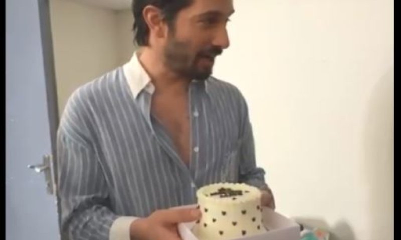 החברים חגגו לרן דנקר יום הולדת ואז זה קרה. צפו