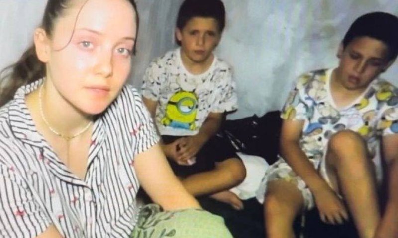 החטופה פרסמה תמונות חדשות מהתקופה בשבי: "תסתכלו לי בעיניים"