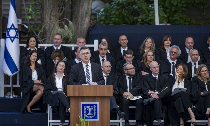 "מחשבה ששופטים מתמנים בלי פוליטיקה &ndash; לא נכונה"