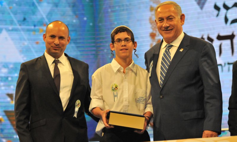 אלקנה פרידמן הוא חתן התנ"ך העולמי תשע"ו