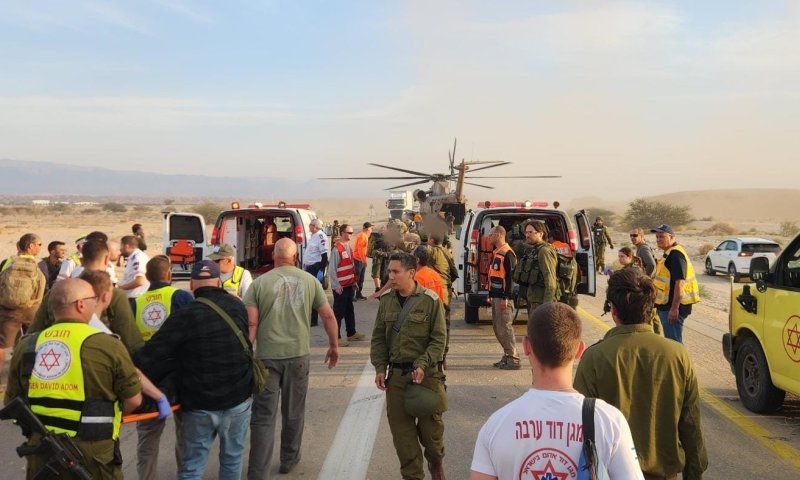 15 פצועים בהתהפכות אוטובוס בכביש 90