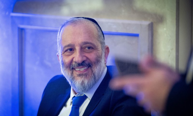 גורם פוליטי: &rdquo;דרעי סימן את הבריאות כיעד מראש&rdquo;