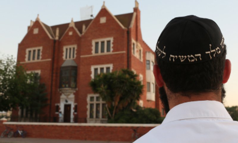 הרב אבינר בשו"ת SMS: האם מותר לשאול באגרות קודש?