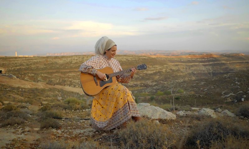 מהשמאל לימין: השינוי שעברה הדס דגול שמרלינג