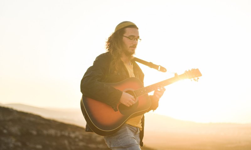 אלישיב בנימין בסינגל חדש: "אותך באמת"