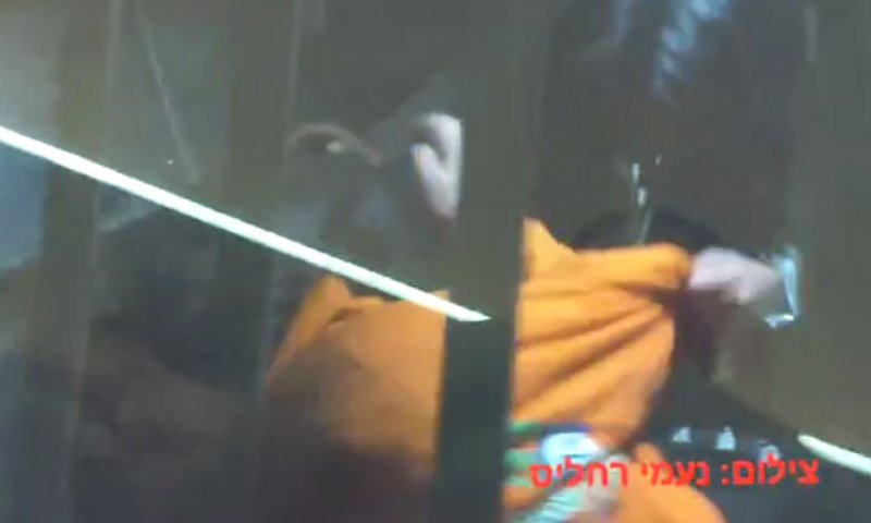 תביעה: נערה הוכתה על ידי שוטרת בהפגנה למען סנדק