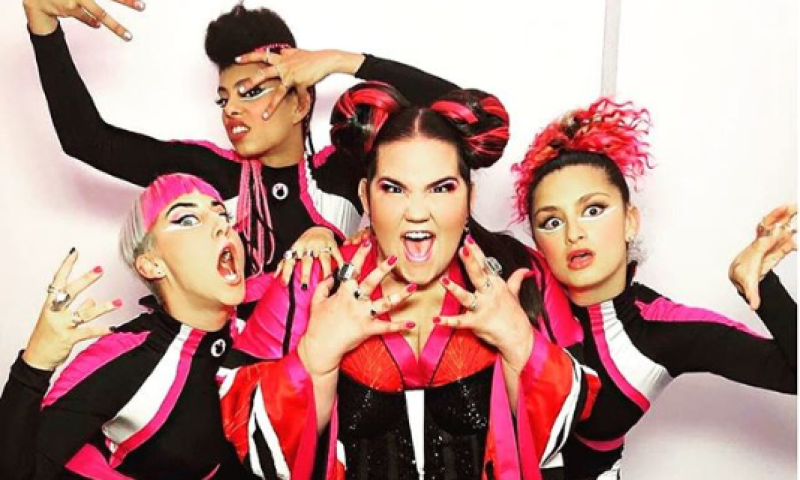 אופס: רגע אחרי הביצוע- נטע החליקה במדרגות&bull;צפו