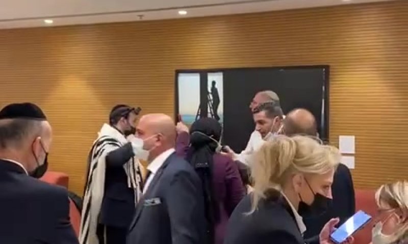 רוטמן מגיב לסערה: "מיקי לוי סותם לציבור את הפה"