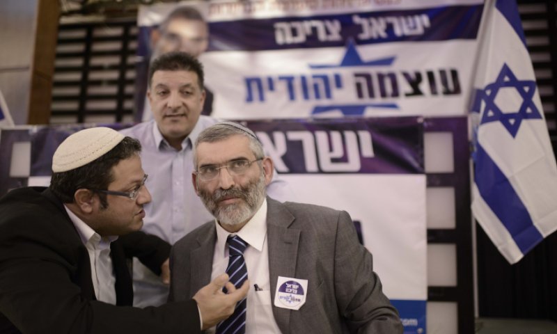 "לאיזה רבנים שומעים אנשי תקומה, לרב בנט?"