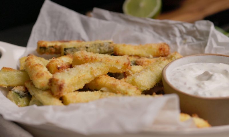 התוספת המושלמת: מתכון לצ'יפס קישואים