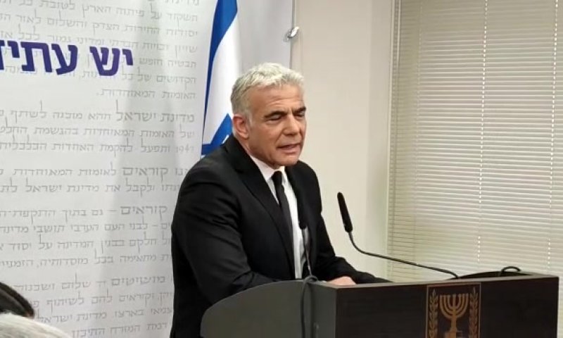 לפיד על הסקר באולפן שישי: "חרפה והסתה גזענית"