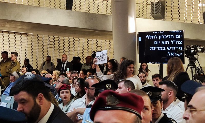 משפחות שכולות התפרצו על שקד: "תתביישי לך"