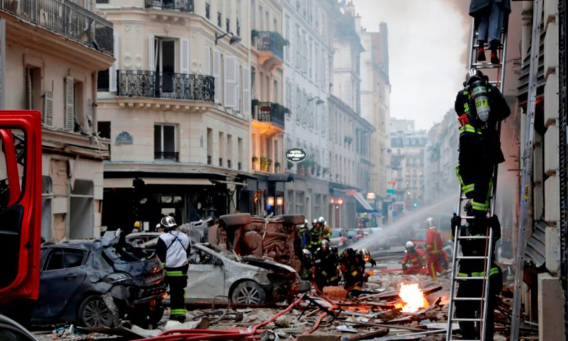אסון בפריז: 2 הרוגים ועשרות פצועים בפיצוץ גז