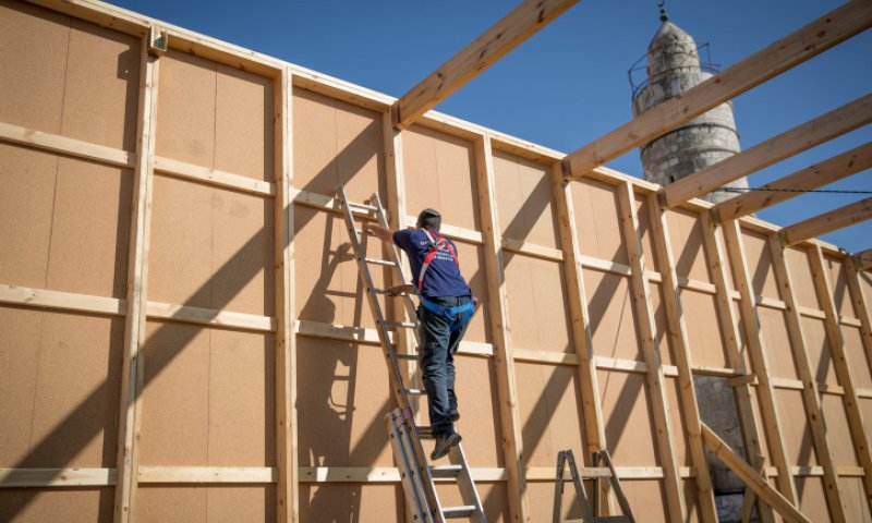 ניצן: גבר התמוטט בזמן בניית סוכה, מצבו קשה