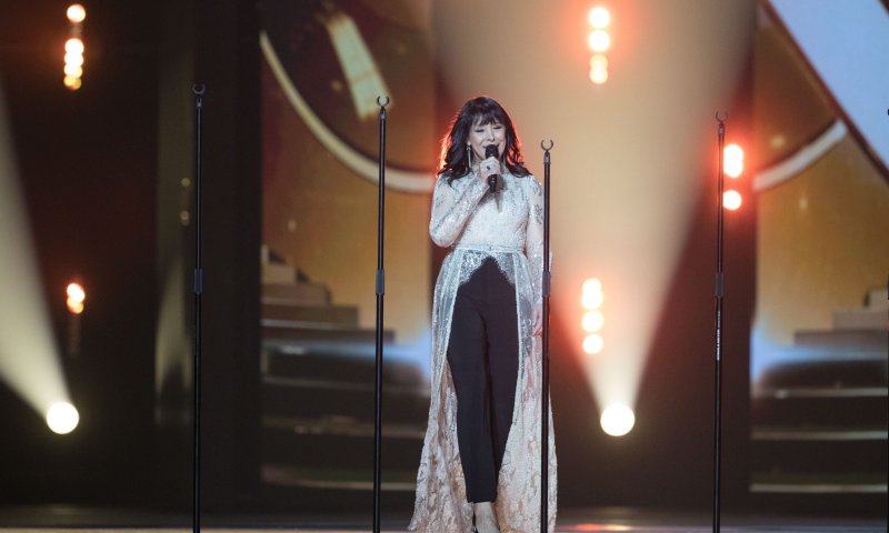 מפרגנת: גלי עטרי מברכת את נועה קירל | צפו