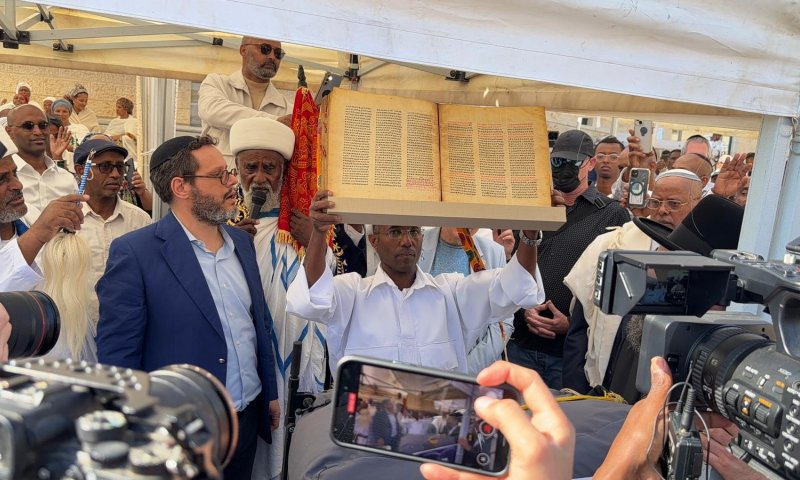 אלפים ציינו את חג הסגד. ח"כ סולומון: יום של כמיהה לירושלים