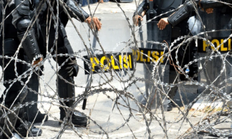 חשש מהפיכה: המדינה המוסלמית הגדולה בעולם בדרך ליפול?