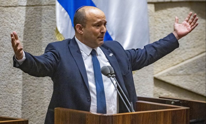 עוד לא חזר: בנט מאבד 3 מנדטים בסקרים