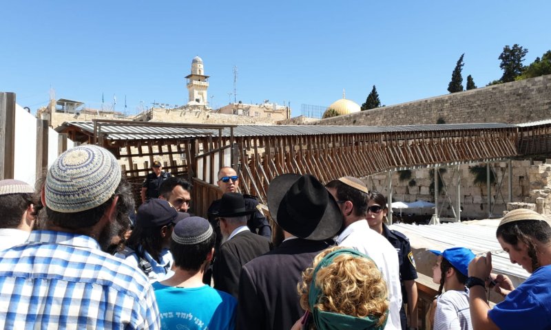 למרות המהומות | המשטרה פתחה את הר הבית ליהודים