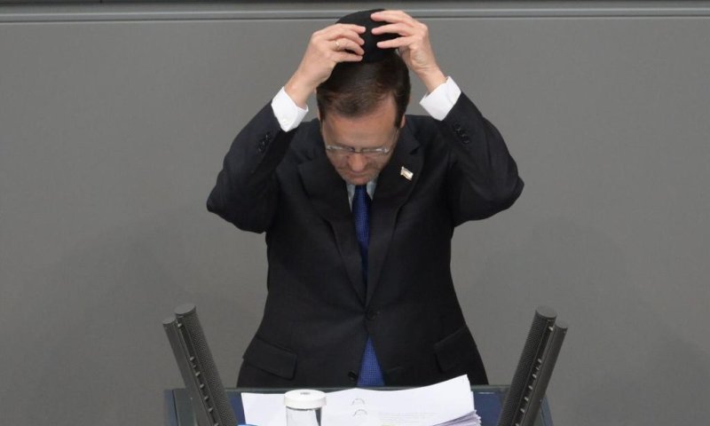 מרגש: הנשיא אומר 'יזכור' לחללי השואה בבונדסטאג