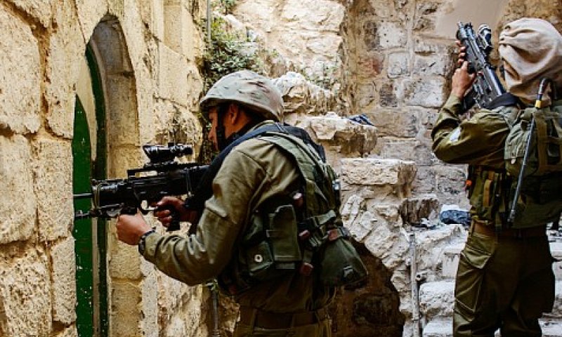 "הותקפו על-ידי ערבים ונעצרו"