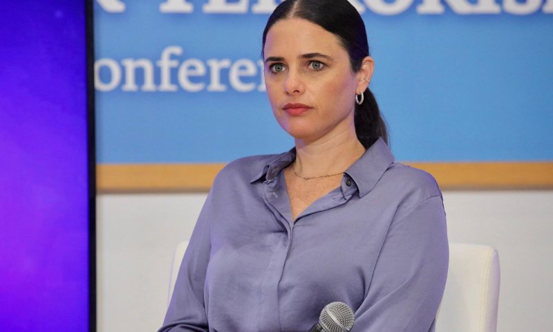 שקד: רה"מ לא יפגש ולא מתכוון להפגש עם אבו מאזן