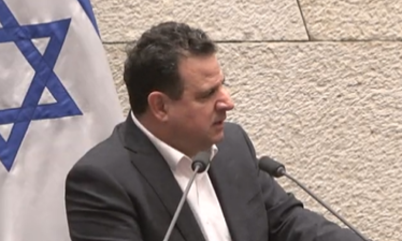 "למה זה אסור?" | צפו בדיון ההלכתי ביו עודה לאייכלר