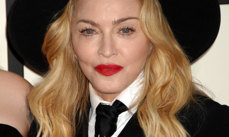 ממדונה ועד איוונקה: הכוכבות מדליקות חנוכיה