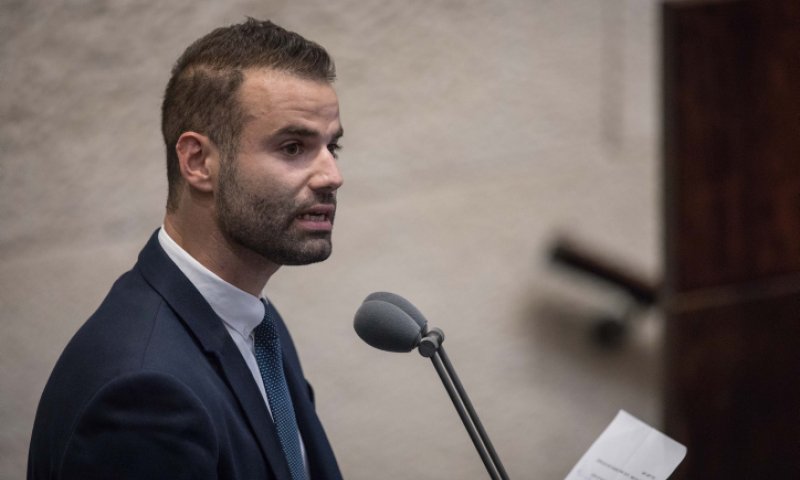 בלאגן באולפן: "אתה לא תשתלט לי על השידור"