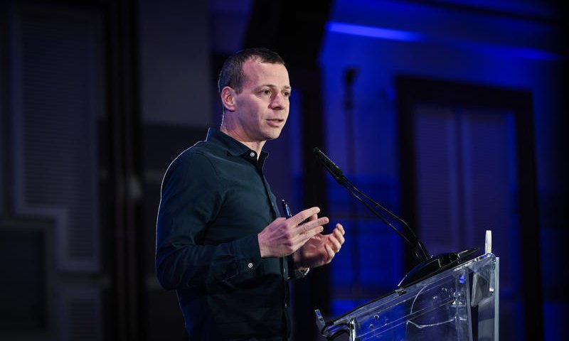 צפו: עמית סגל כפי שעוד לא ראיתם