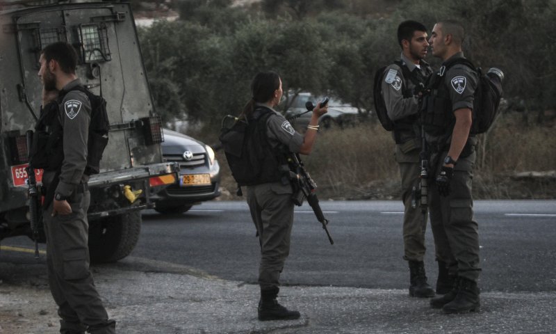 מחבל ניסה לדקור לוחמים בצומת תפוח &ndash; וחוסל