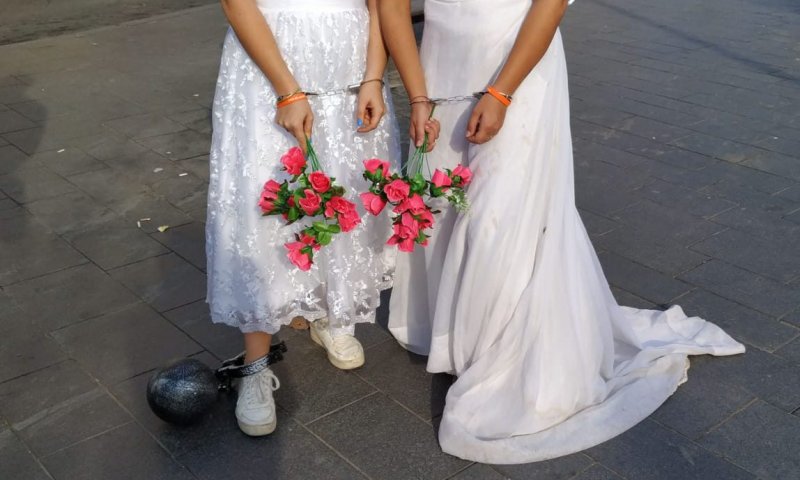 עם שמלות כלה ואזיקים: מפגן הזעקה בירושלים