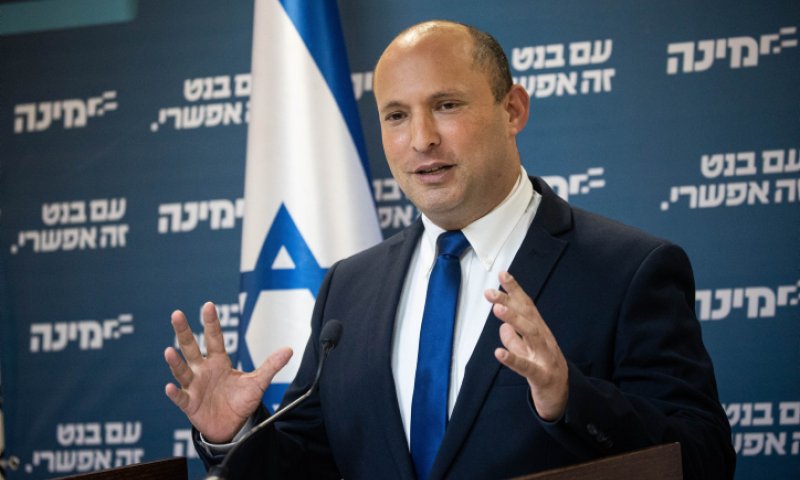 אלו הקלפים של בנט והוא משחק איתם נכון