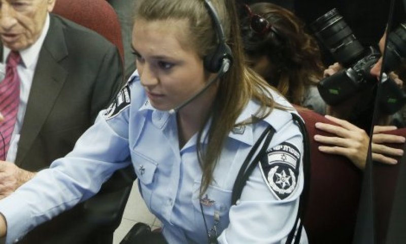 מוקד 100 יקבל פניות גם באמצעות מסרונים