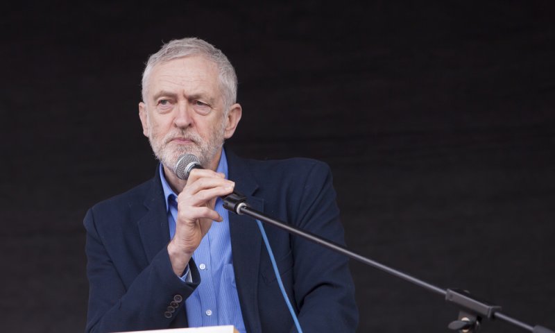 זעם בבריטניה: ג'רמי קורבין שיבח את מחבלי חמאס