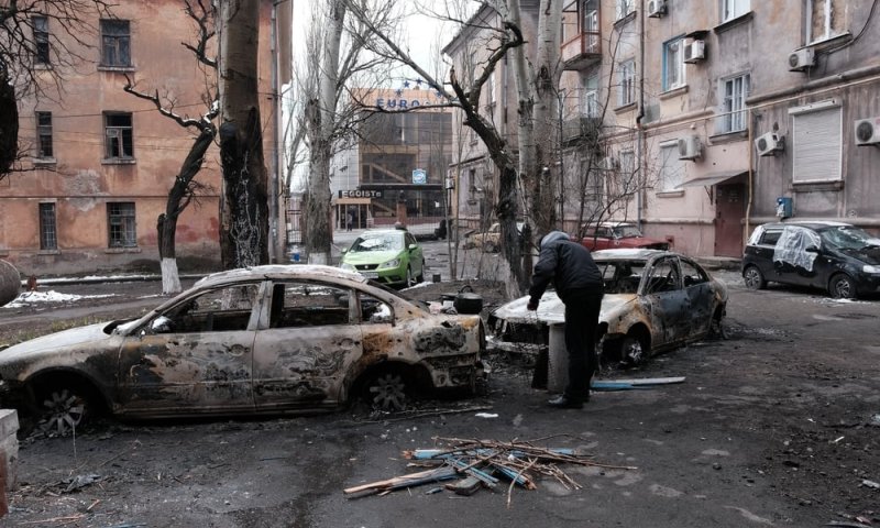 לפיד מגנה את רוסיה: "פשע מלחמה"