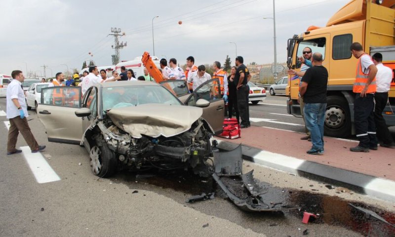 בתו ונכדיו של הרב עמאר נפצעו בתאונה