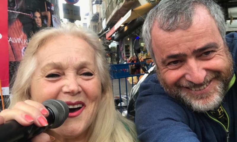 "יכולים להיות יחד": ריקלין בסלפי עם מירי אלוני