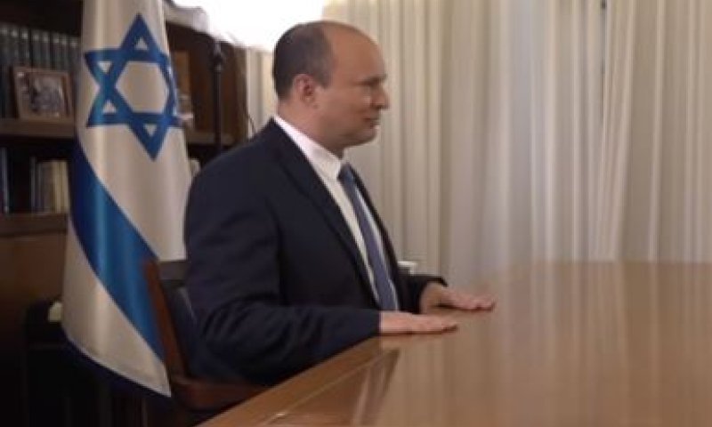 שקרים וליטופים: על הראיונות של בנט בטלוויזיה