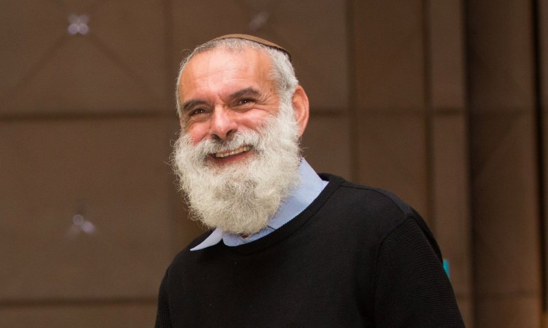 התפללו: הרב אביחי רונצקי מאושפז בטיפול נמרץ