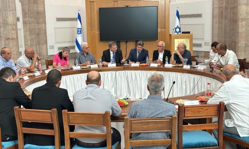 "לא תהיה פגיעה": הצהרה חריגה של קיש ואקוניס