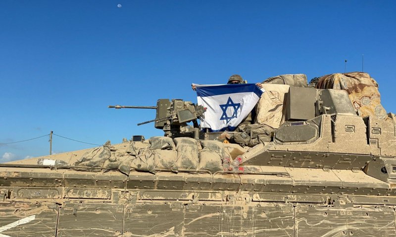 צה"ל נערך לשחרור החטופים: "לא סיימנו עד שנחבק את אנשינו".צפו