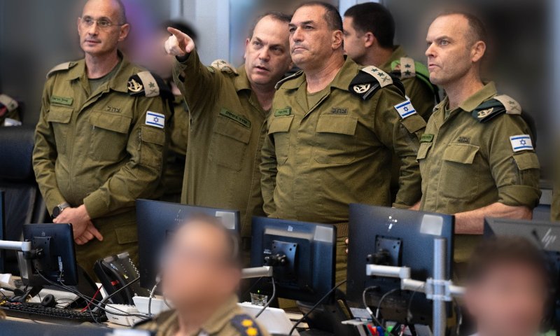 תיעוד | הרמטכ"ל בחמ"ל הפיקוד במהלך הלילה הדרמטי