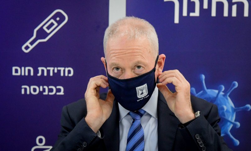 זה הציון ששר החינוך נתן לעצמו על תפקודו בקורונה