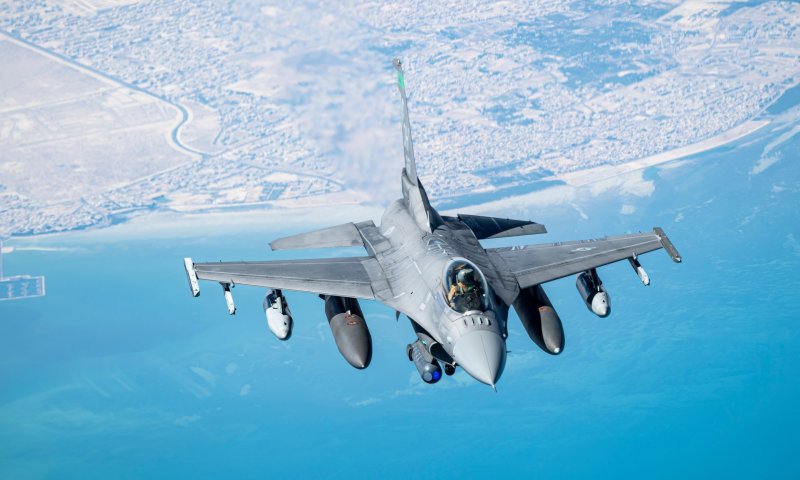 המלחמה מתחממת: F-16 ראשונים נחתו באוקראינה